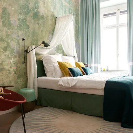 Cora מלון דירות 5*